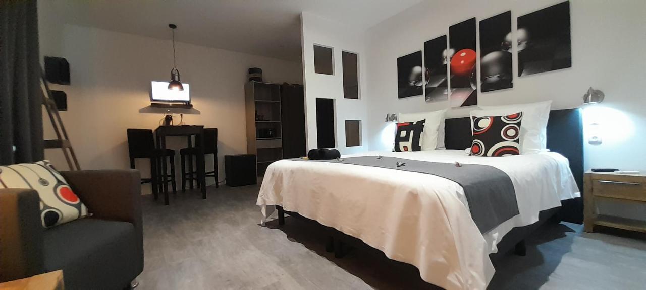 Kassanos "La Garenne" Bed & Breakfast Privas Bagian luar foto