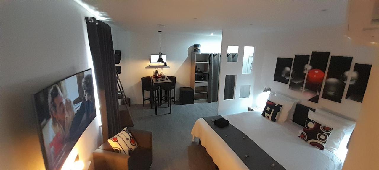 Kassanos "La Garenne" Bed & Breakfast Privas Bagian luar foto